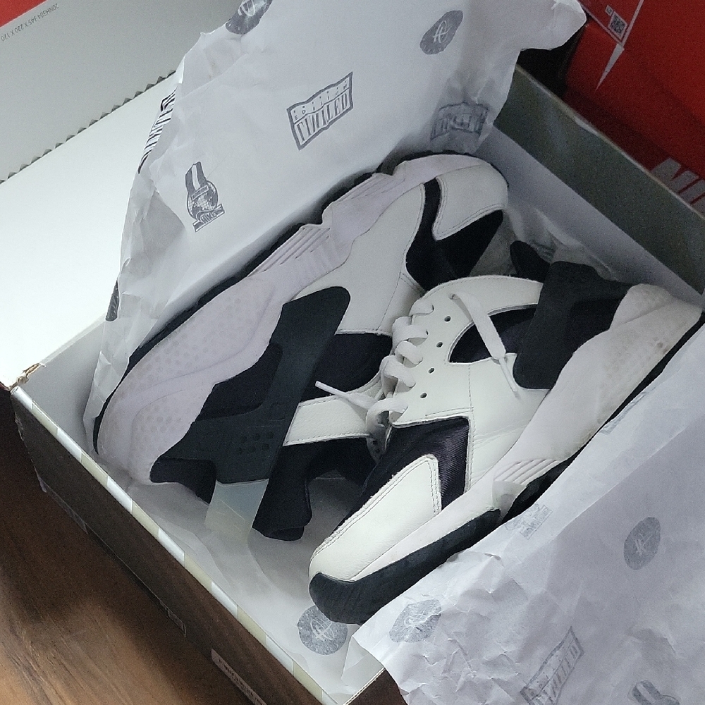 Nike Black and White Athletic Sneakers